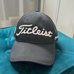 Titleist Pro V1 Dark Grey Women’s Hat